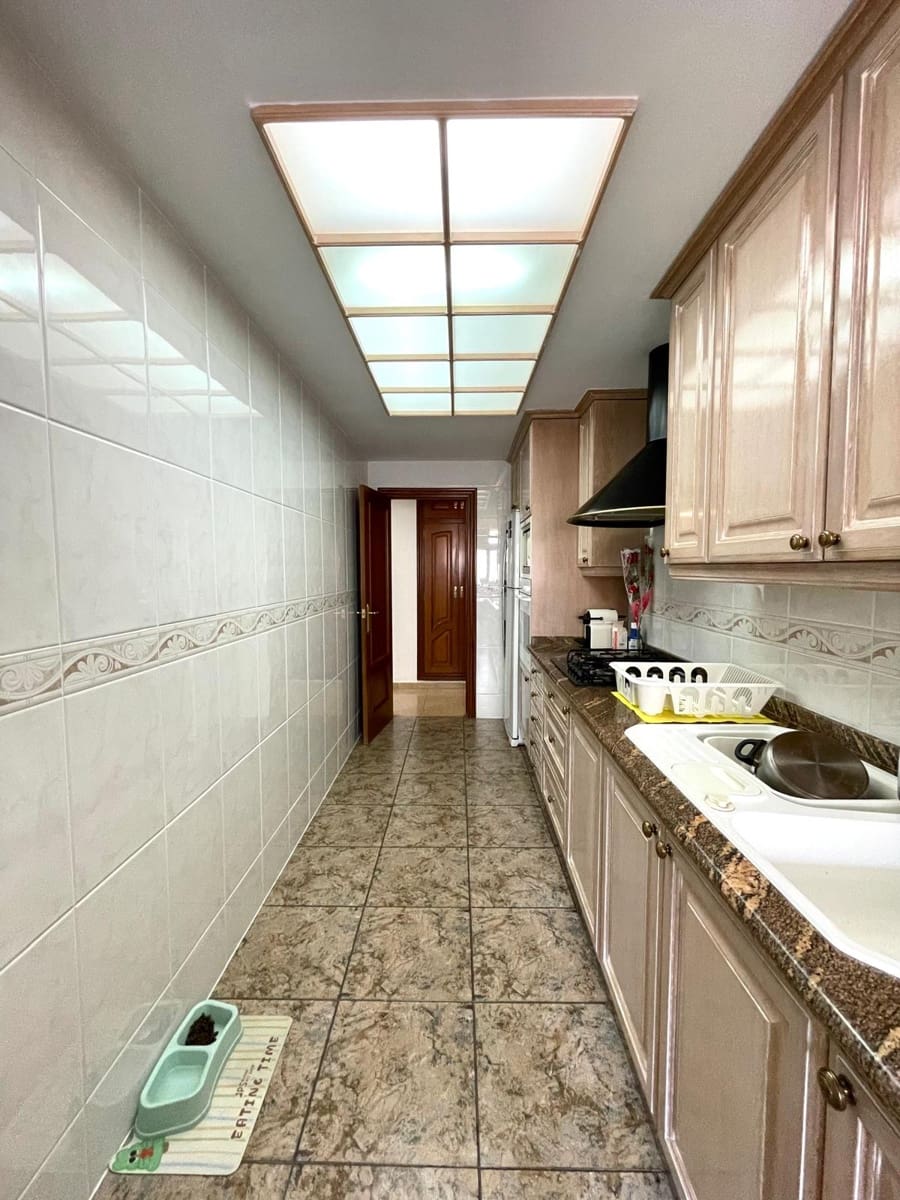 Flat for sale in Valencia city - € 520,000 (Ref: 9824010)