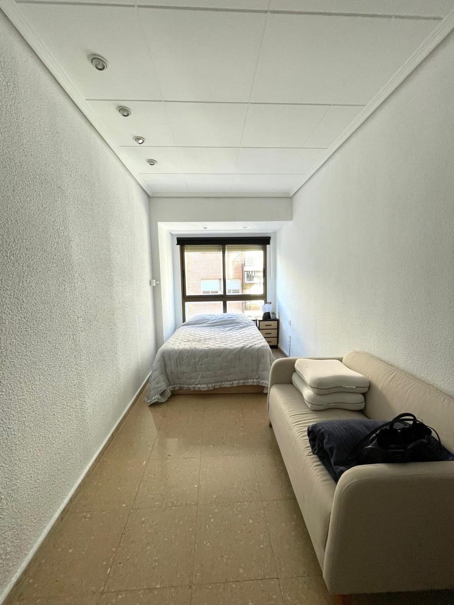 Flat for sale in Valencia city - € 520,000 (Ref: 9824010)
