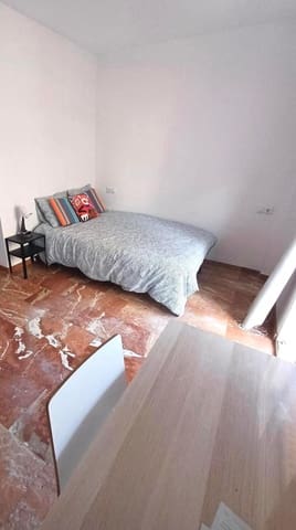 5 soveværelse Lejlighed til salg i Valencia by - € 350.000 (Ref: 9941493)