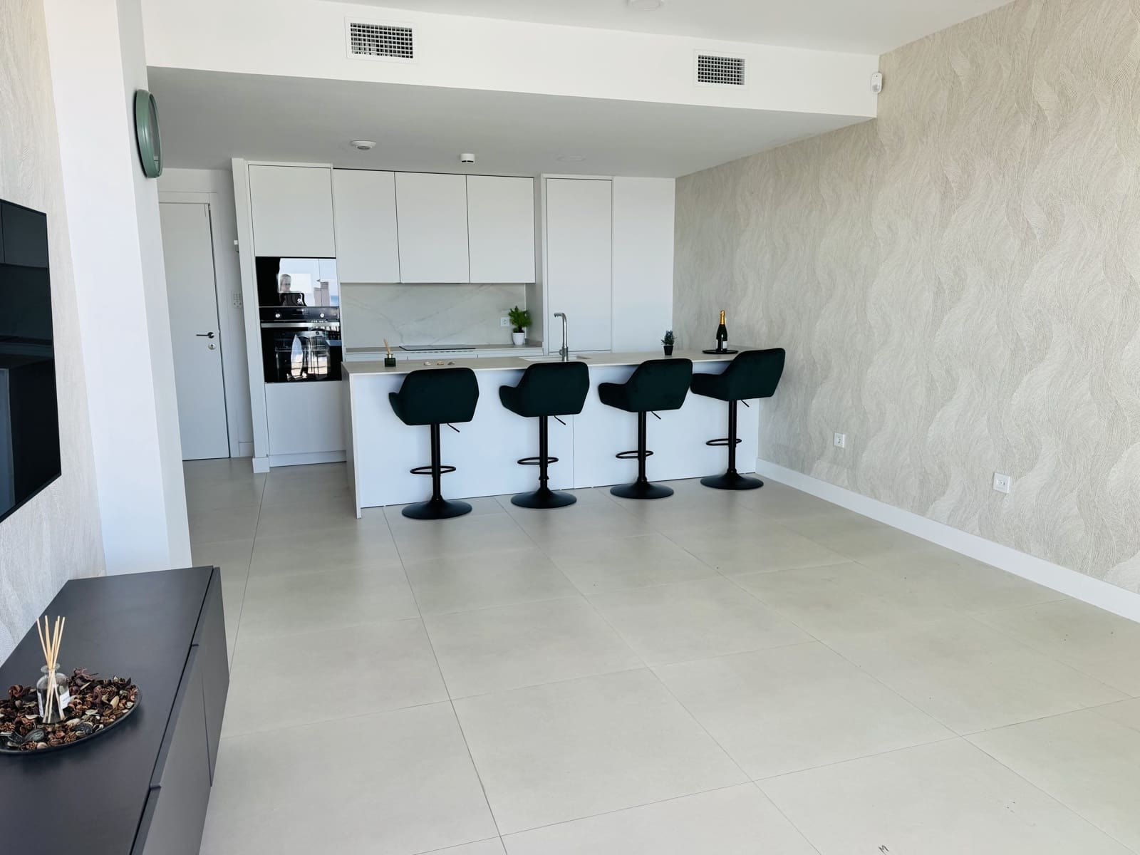 Apartamento de 2 habitaciones en Fuengirola en venta con piscina garaje - 499.000 € (Ref: 9809888)