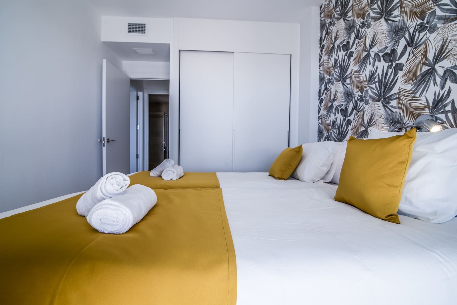 Apartamento de 2 habitaciones en Fuengirola en venta con piscina garaje - 499.000 € (Ref: 9809888)