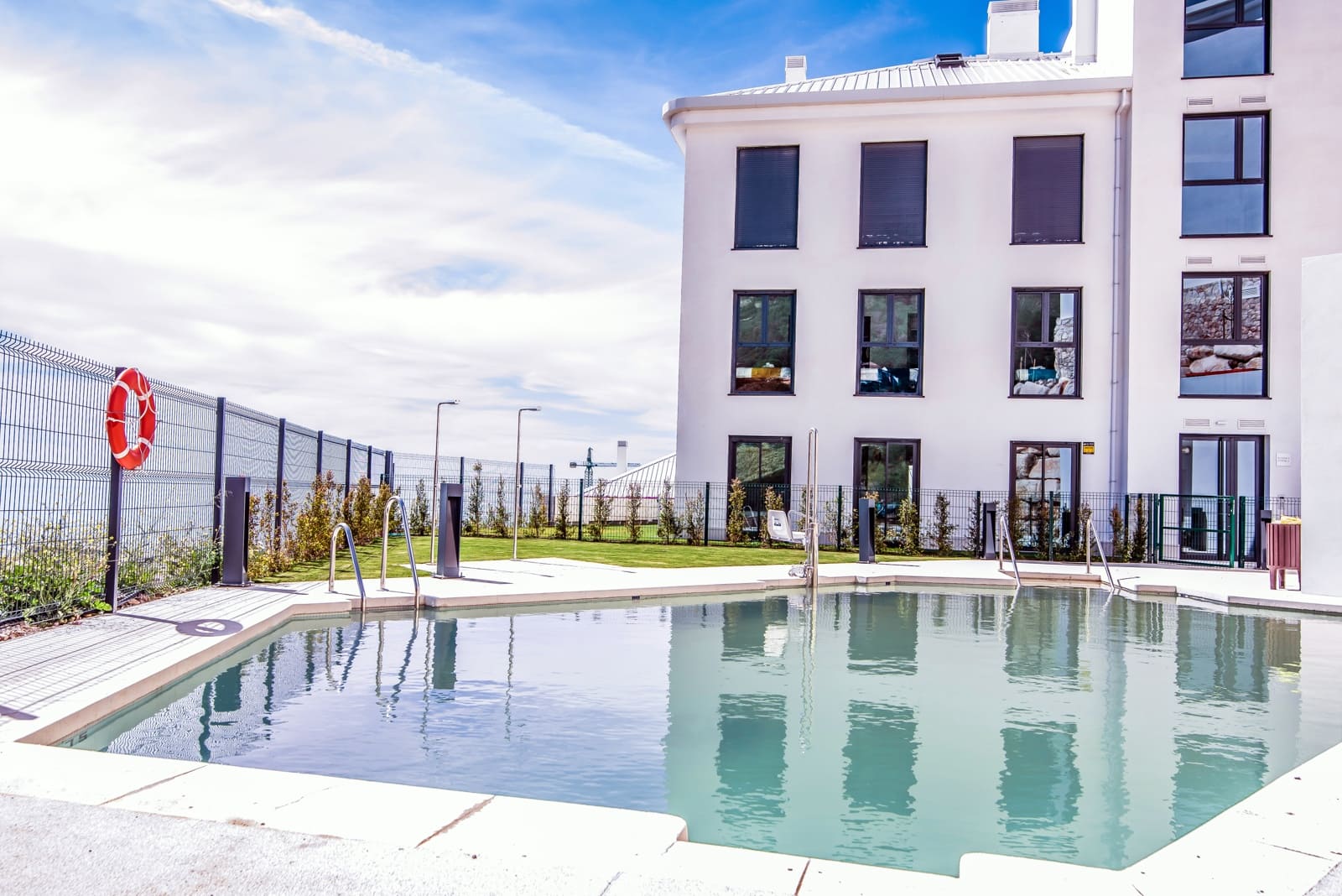 Apartamento de 2 habitaciones en Fuengirola en venta con piscina garaje - 499.000 € (Ref: 9809888)