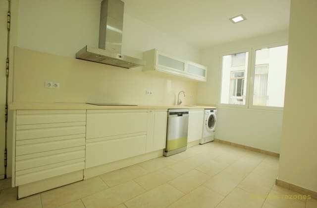 4 sovrum Lägenhet till salu i Las Palmas de Gran Canaria - 695 000 € (Ref: 10082201)