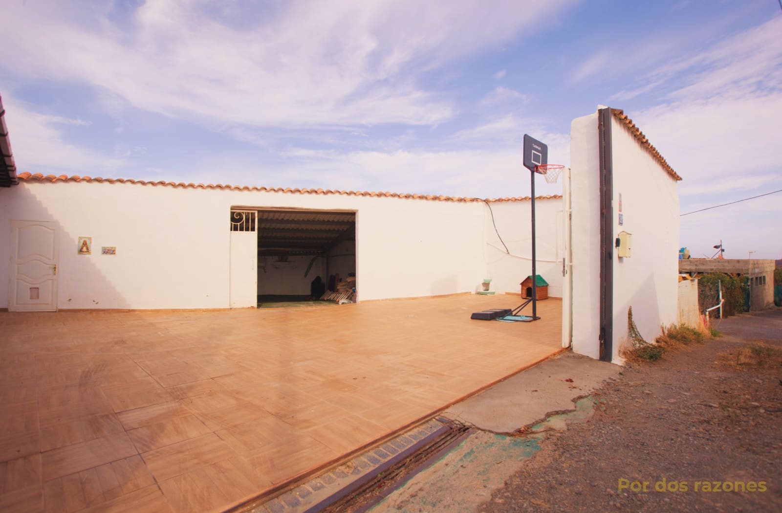2 bedroom Finca/Country House for sale in Las Palmas de Gran Canaria with garage - € 347,000 (Ref: 10163195)