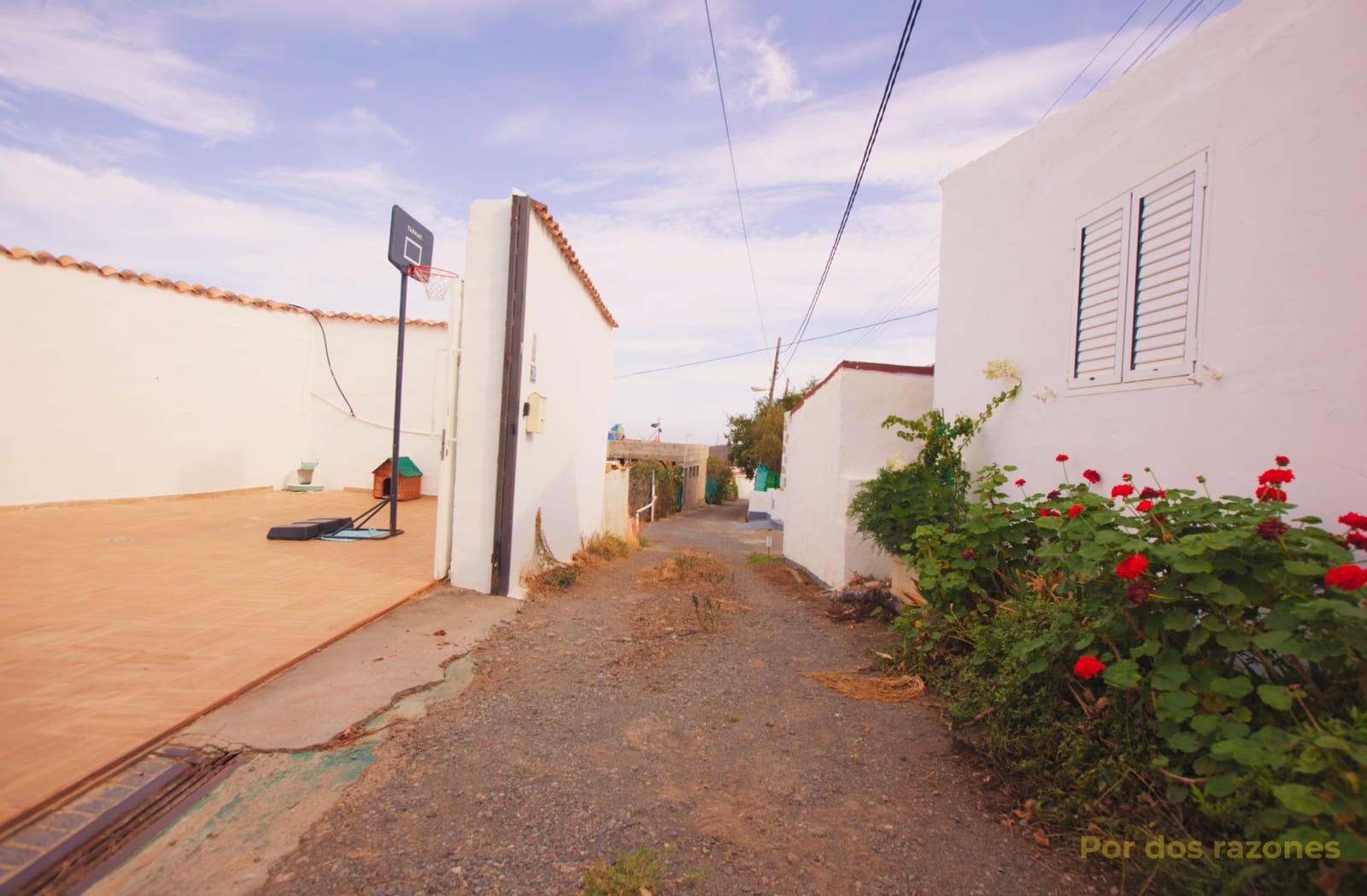 2 bedroom Finca/Country House for sale in Las Palmas de Gran Canaria with garage - € 347,000 (Ref: 10163195)