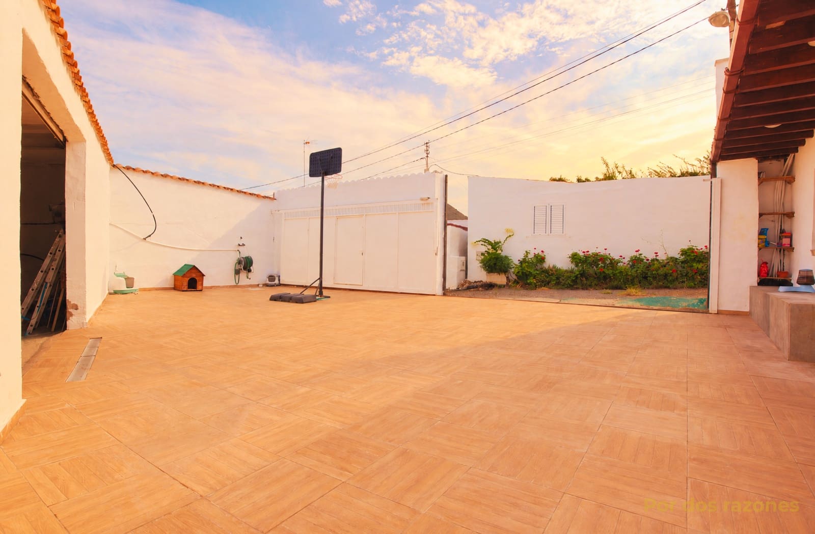 2 bedroom Finca/Country House for sale in Las Palmas de Gran Canaria with garage - € 347,000 (Ref: 10163195)
