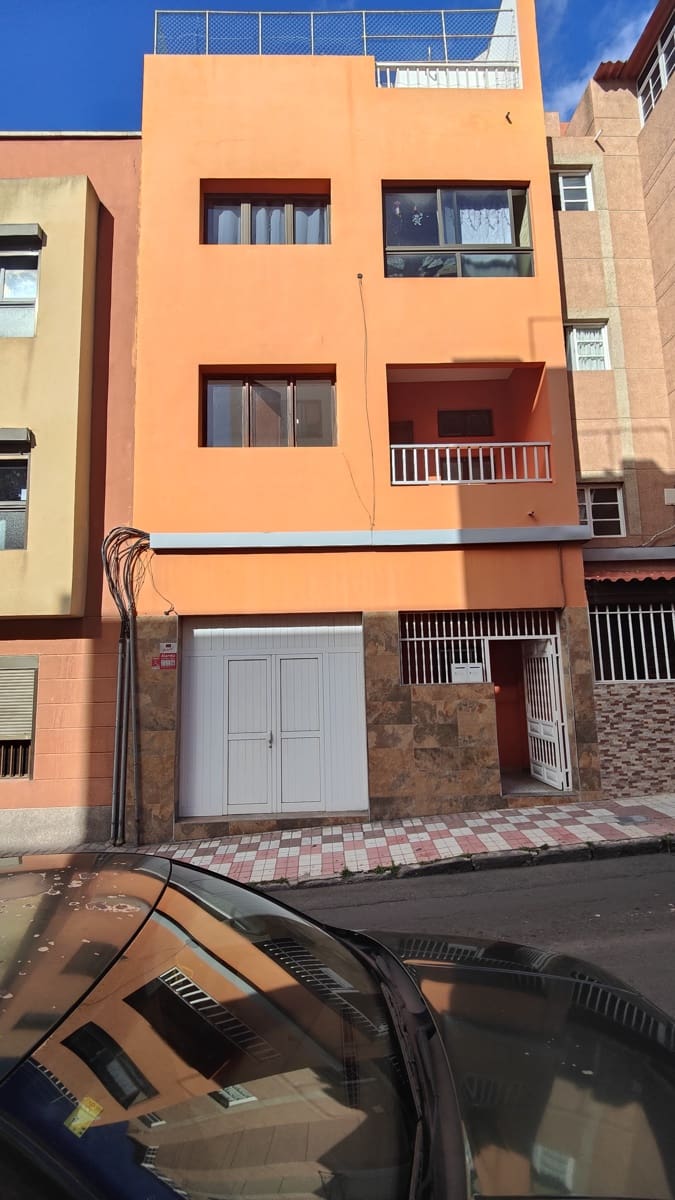 6 chambre Villa/Maison à vendre à Las Palmas de Gran Canaria - 339 000 € (Ref: 9830349)