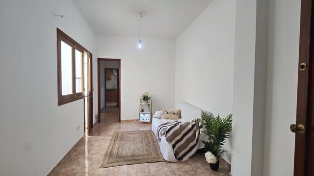 6 chambre Villa/Maison à vendre à Schamann - Rehoyas, Las Palmas de Gran Canaria - 339 000 € (Ref: 9830349)