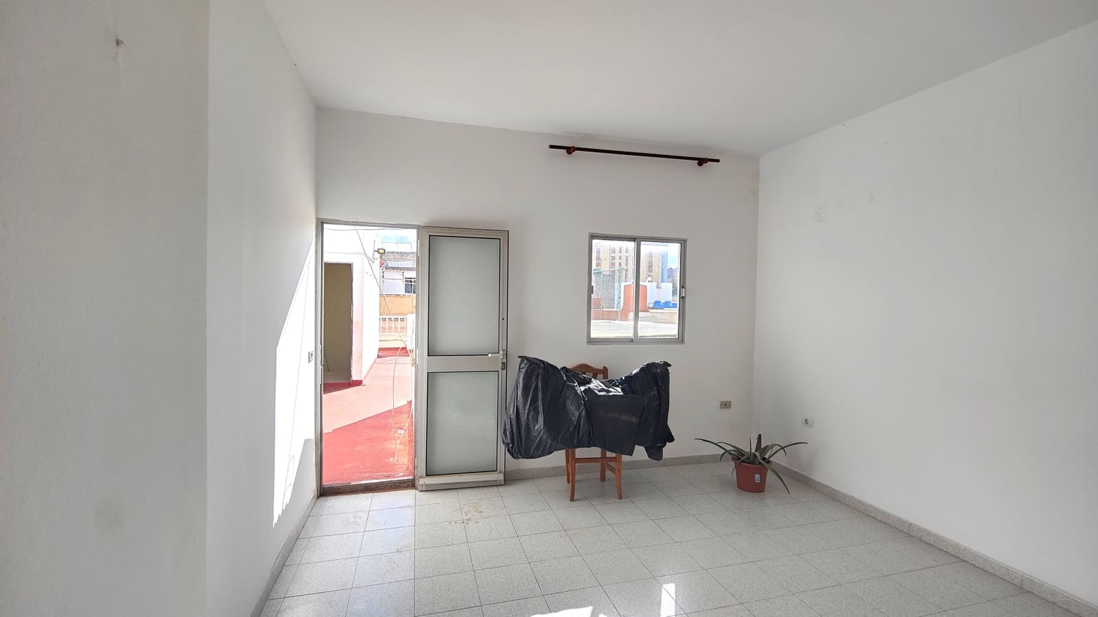 6 chambre Villa/Maison à vendre à Las Palmas de Gran Canaria - 339 000 € (Ref: 9830349)