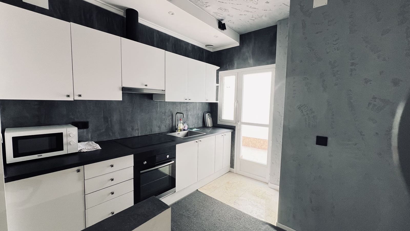 3 makuuhuone Huoneisto myytävänä paikassa Torrevieja mukana uima-altaan - 265 000 € (Ref: 9834622)