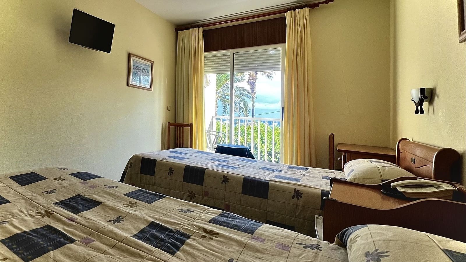 16 bedroom Commercial for sale in Guardamar del Segura with pool - € 1,350,000 (Ref: 9999410)