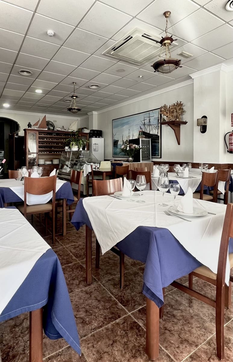 16 bedroom Commercial for sale in Guardamar del Segura with pool - € 1,350,000 (Ref: 9999410)