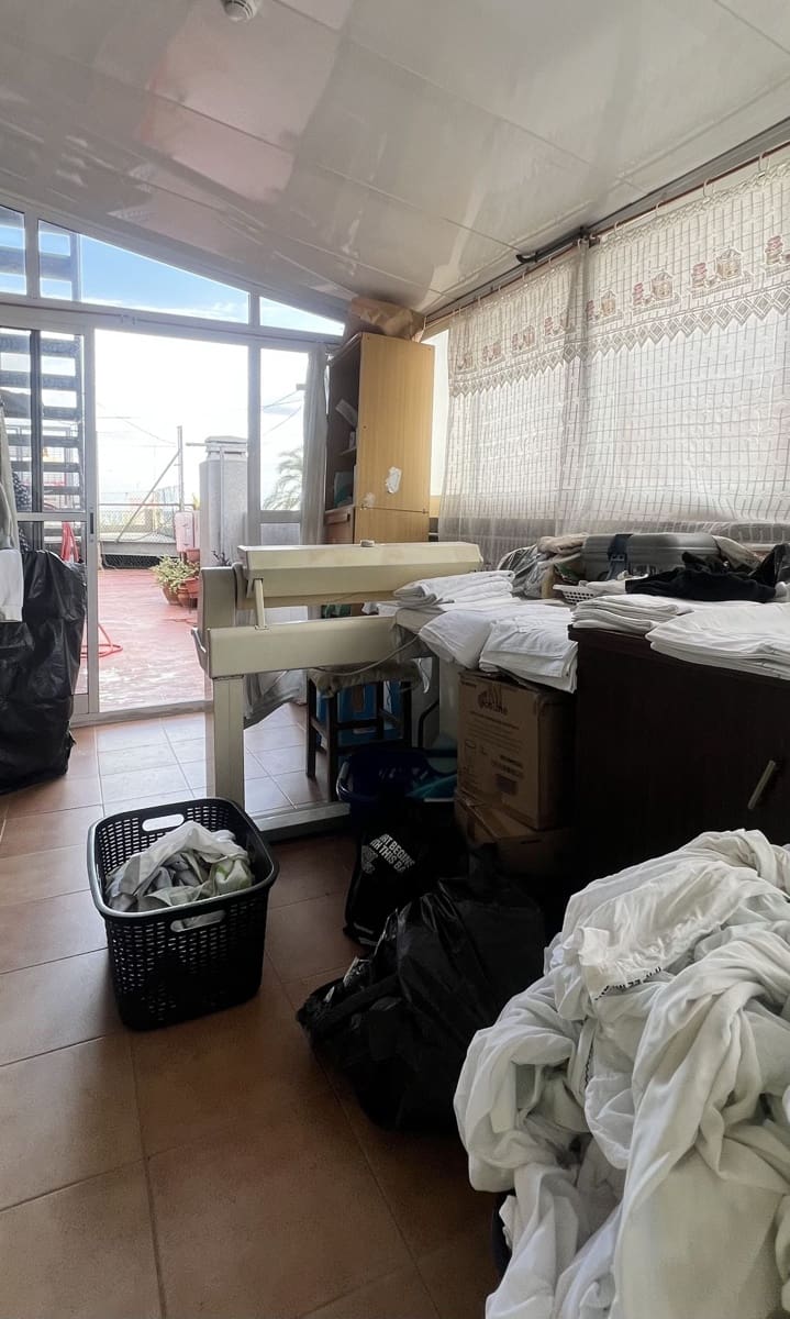 16 bedroom Commercial for sale in Guardamar del Segura with pool - € 1,350,000 (Ref: 9999410)