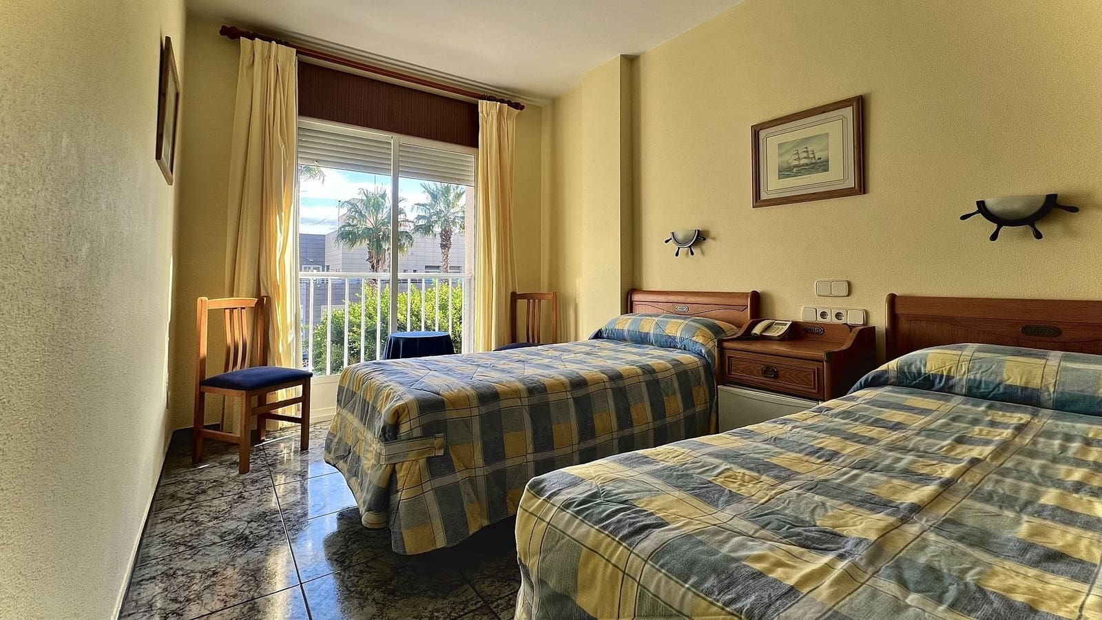 16 bedroom Commercial for sale in Guardamar del Segura with pool - € 1,350,000 (Ref: 9999410)