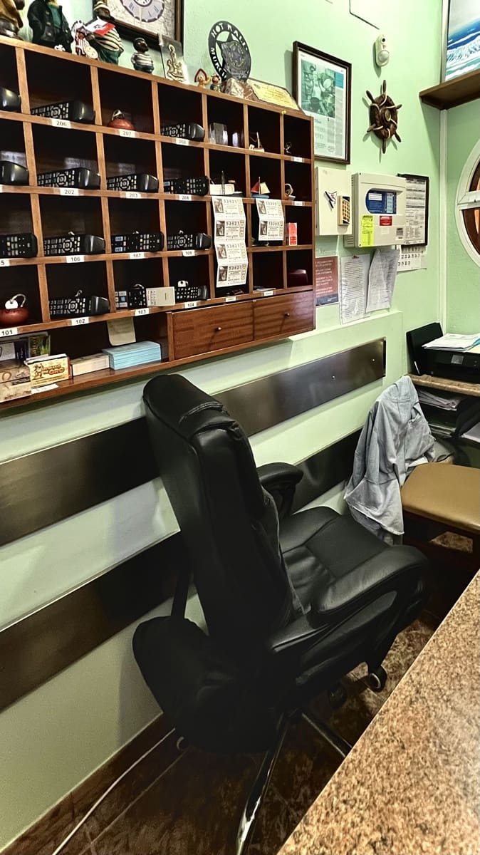 16 bedroom Commercial for sale in Guardamar del Segura with pool - € 1,350,000 (Ref: 9999410)