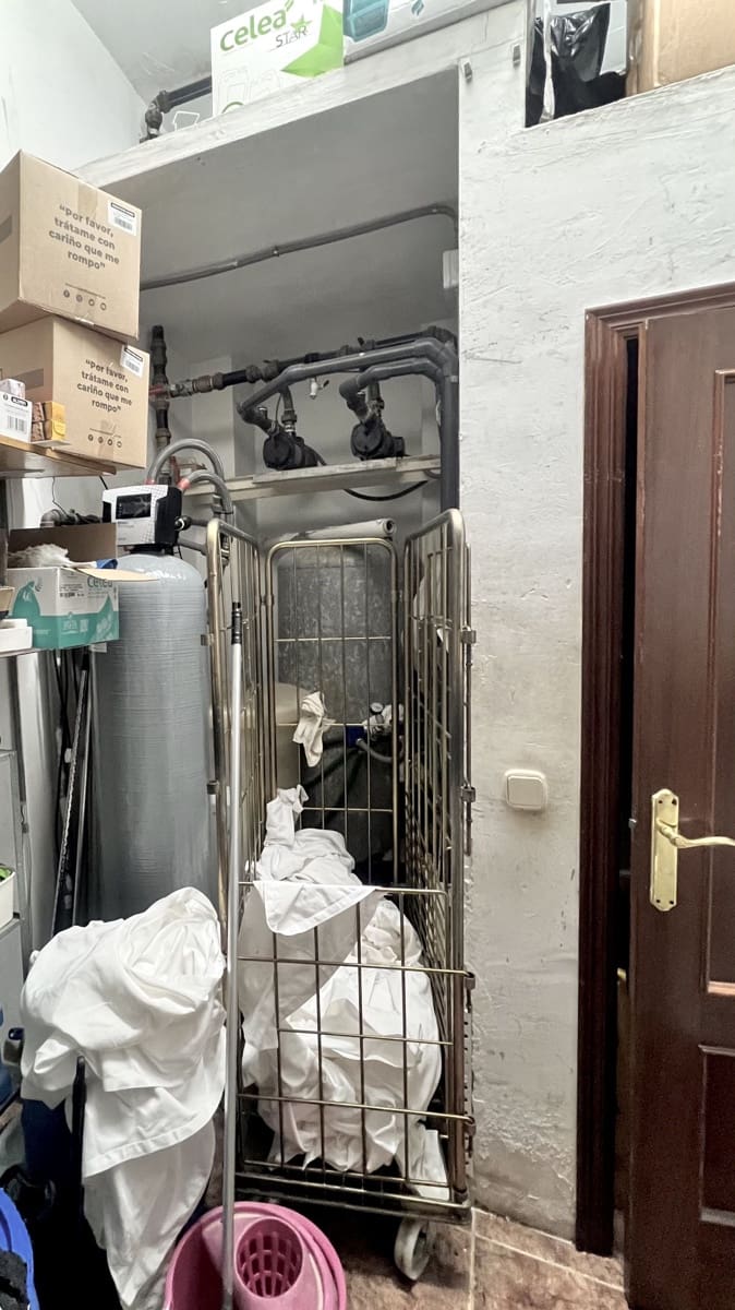 16 bedroom Commercial for sale in Guardamar del Segura with pool - € 1,350,000 (Ref: 9999410)
