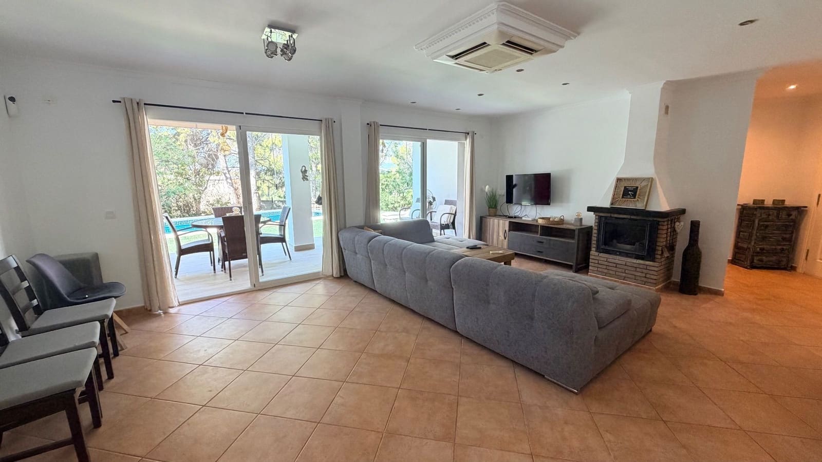3 bedroom Villa for rent in Altea la Vella with pool garage - € 2,500 (Ref: 10031493)