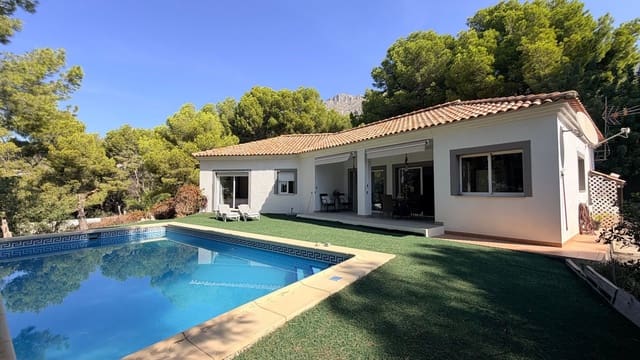 3 bedroom Villa for rent in Altea la Vella, Altea with pool garage - € 2,500 (Ref: 10031493)