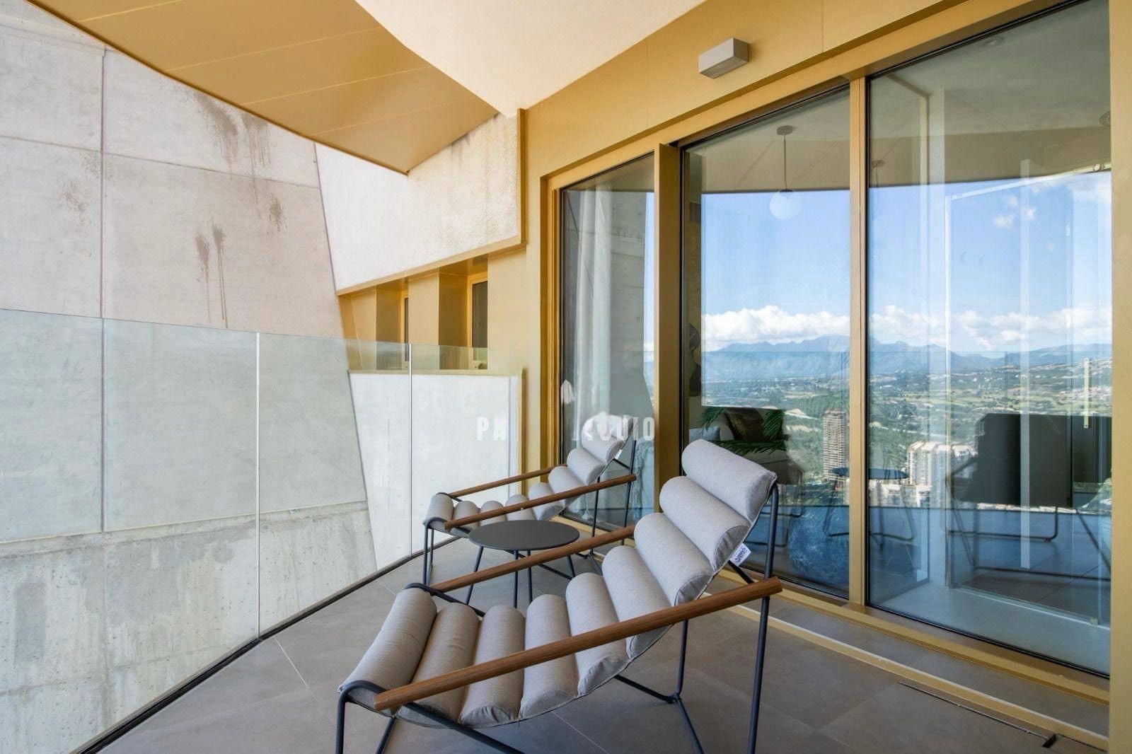 3 bedroom Penthouse for sale in Benidorm with pool garage - € 1,850,000 (Ref: 10042528)