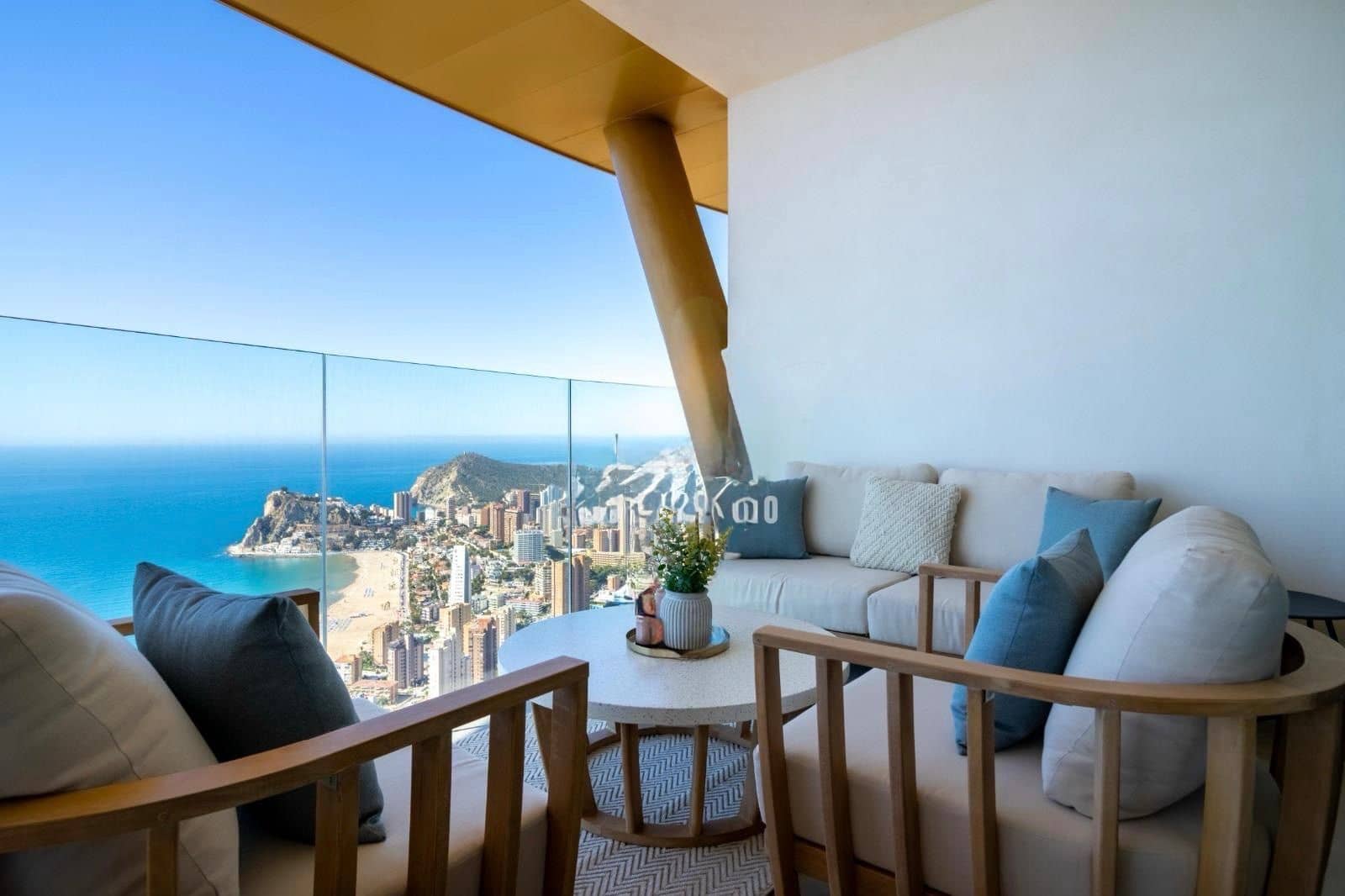 3 bedroom Penthouse for sale in Benidorm with pool garage - € 1,850,000 (Ref: 10042528)