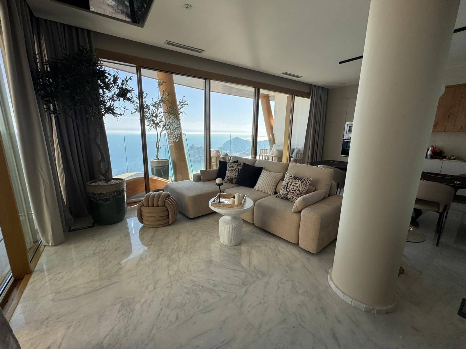 3 bedroom Penthouse for sale in Benidorm with pool garage - € 1,850,000 (Ref: 10042528)
