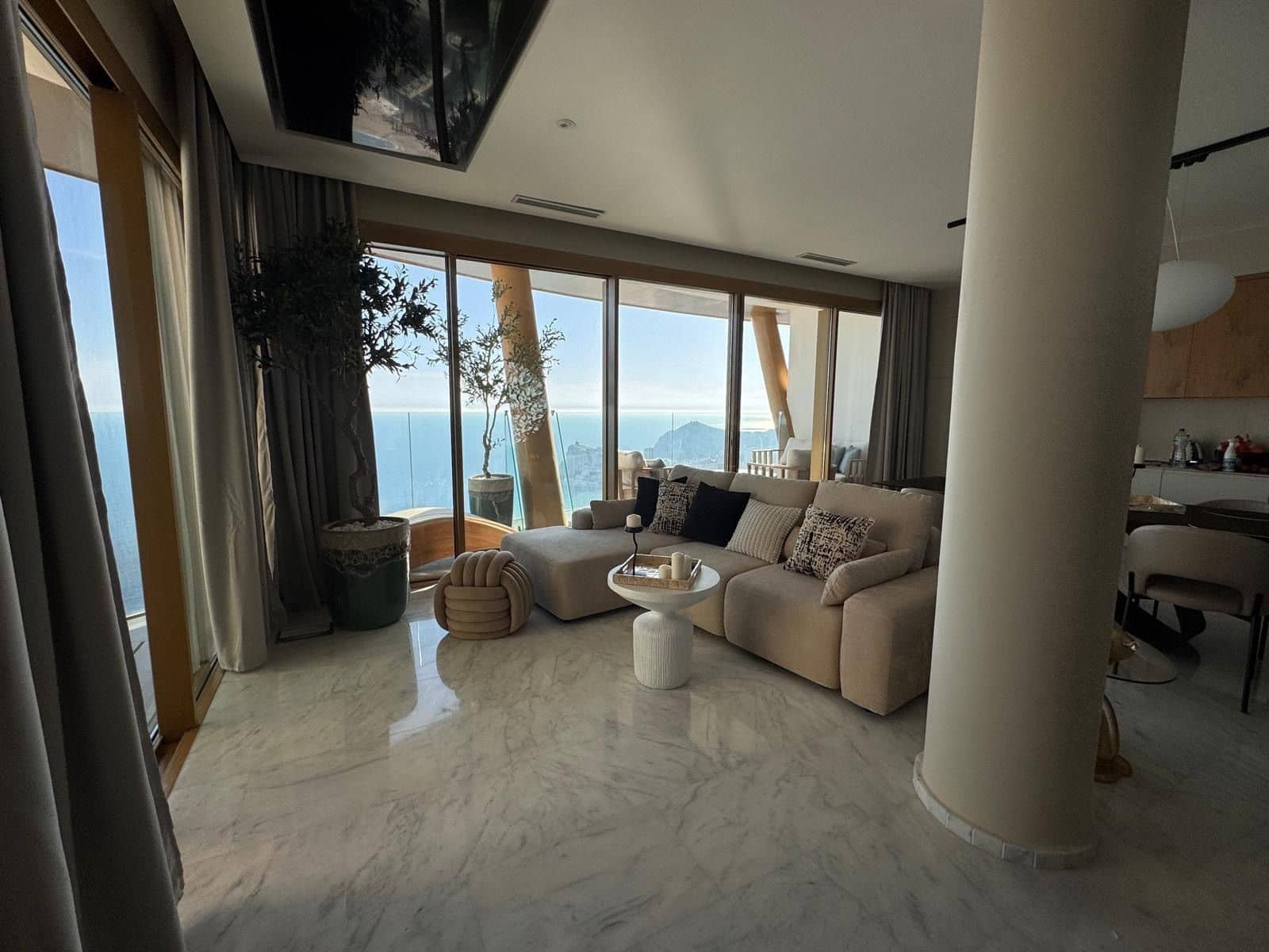 3 bedroom Penthouse for sale in Benidorm with pool garage - € 1,850,000 (Ref: 10042528)