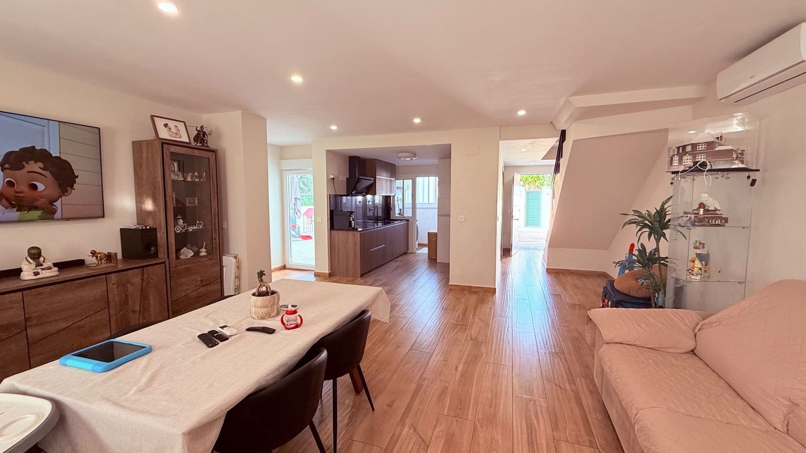 3 soverom Kjedet enebolig til salgs i Finestrat med svømmebasseng garasje - € 358 000 (Ref: 10148325)