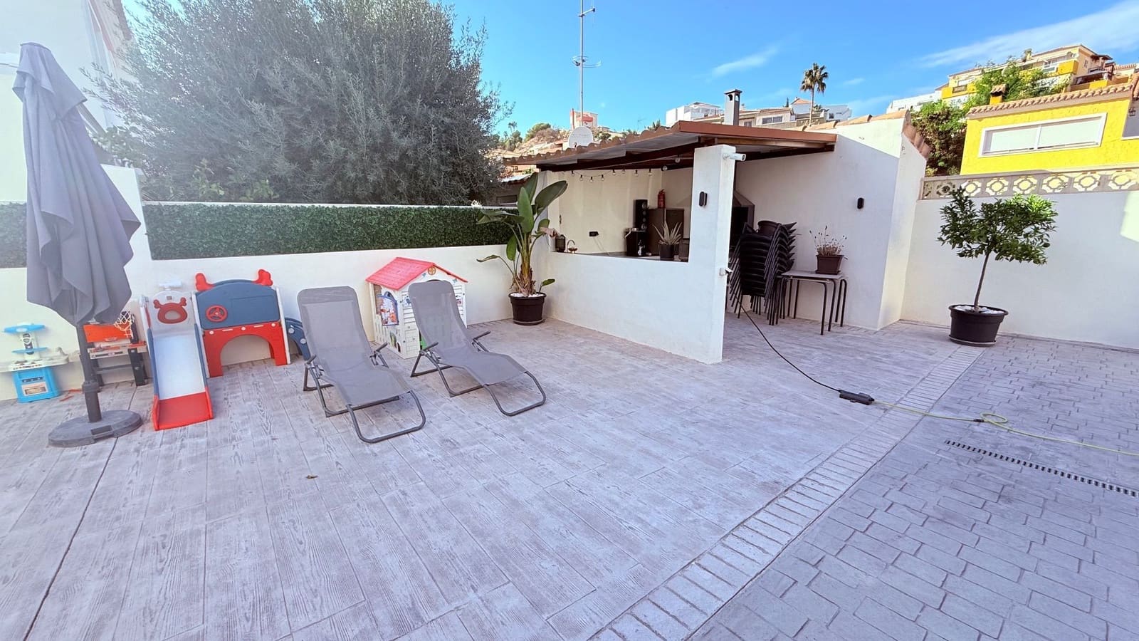 3 soverom Kjedet enebolig til salgs i Finestrat med svømmebasseng garasje - € 358 000 (Ref: 10148325)