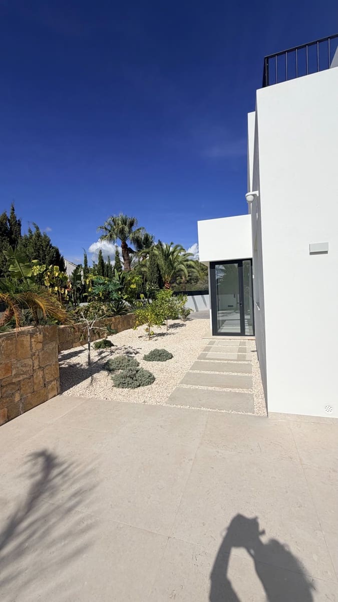 3 bedroom Villa for sale in Alfaz del Pi / L'Alfas del Pi with pool garage - € 720,000 (Ref: 10182534)