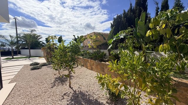 3 soveværelse Villa til salg i Alfaz del Pi / L'Alfàs del Pi med swimmingpool garage - € 720.000 (Ref: 10182534)