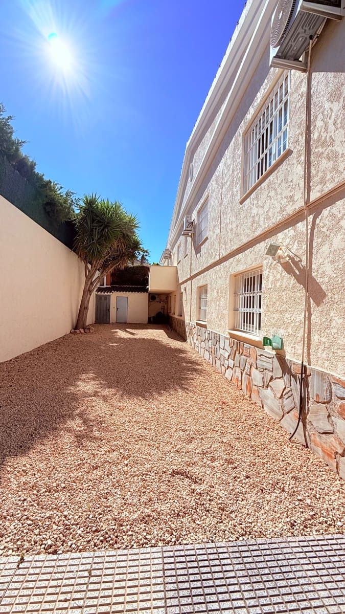 4 soveværelse Villa til salg i Alfaz del Pi / L'Alfas del Pi med swimmingpool garage - € 860.000 (Ref: 9922805)
