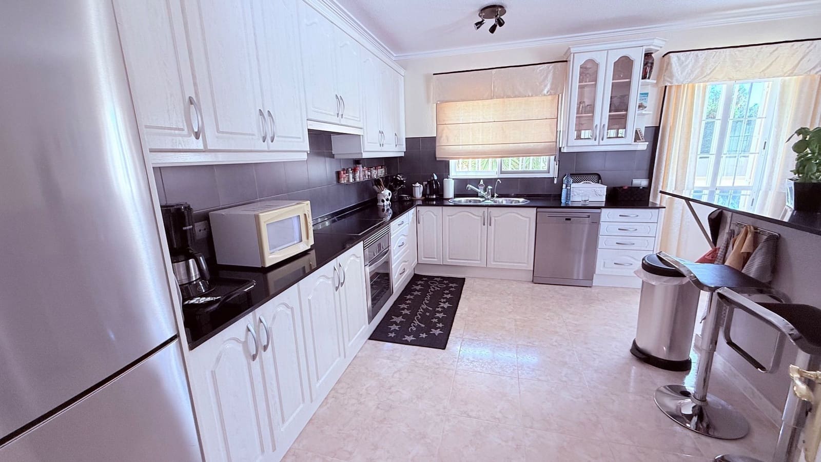 4 soveværelse Villa til salg i Alfaz del Pi / L'Alfas del Pi med swimmingpool garage - € 860.000 (Ref: 9922805)