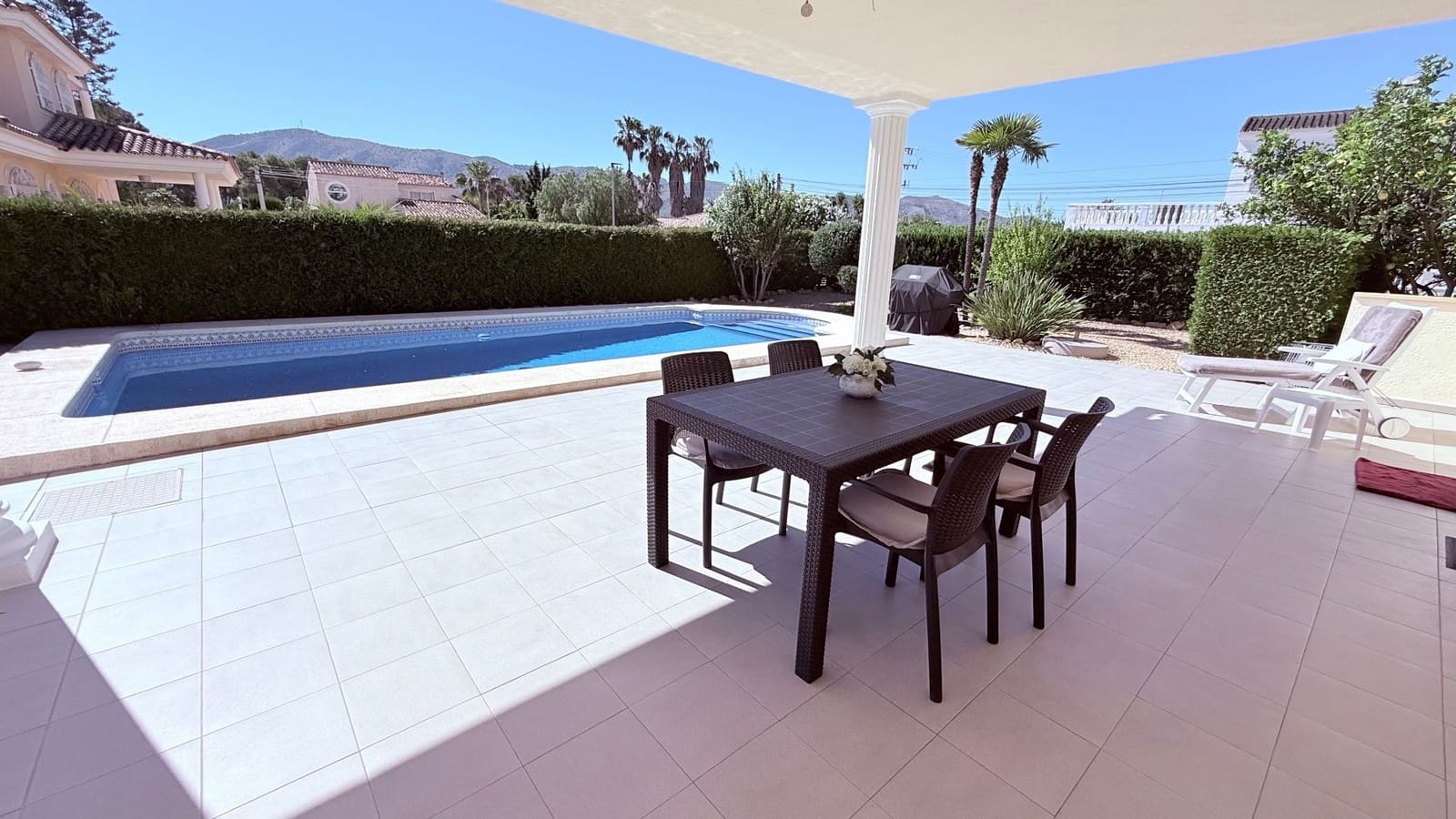 4 soveværelse Villa til salg i Alfaz del Pi / L'Alfas del Pi med swimmingpool garage - € 860.000 (Ref: 9922805)