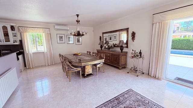 4 soveværelse Villa til salg i Pueblo - Urbanizaciones, Alfaz del Pi / L'Alfàs del Pi med swimmingpool garage - € 860.000 (Ref: 9922805)