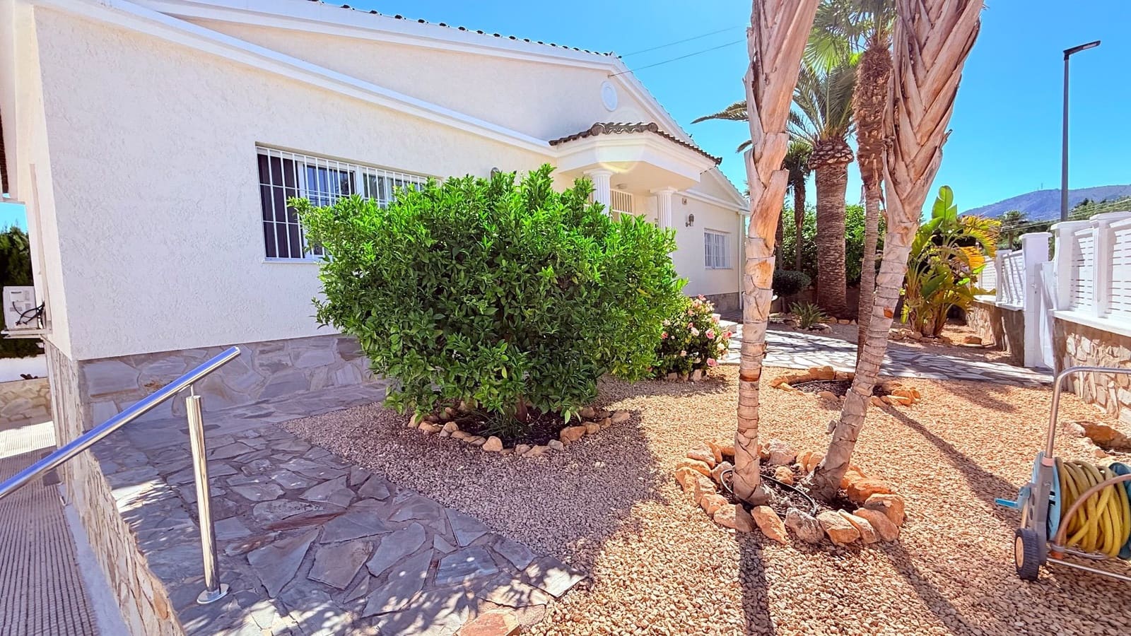 4 soveværelse Villa til salg i Alfaz del Pi / L'Alfas del Pi med swimmingpool garage - € 860.000 (Ref: 9922805)