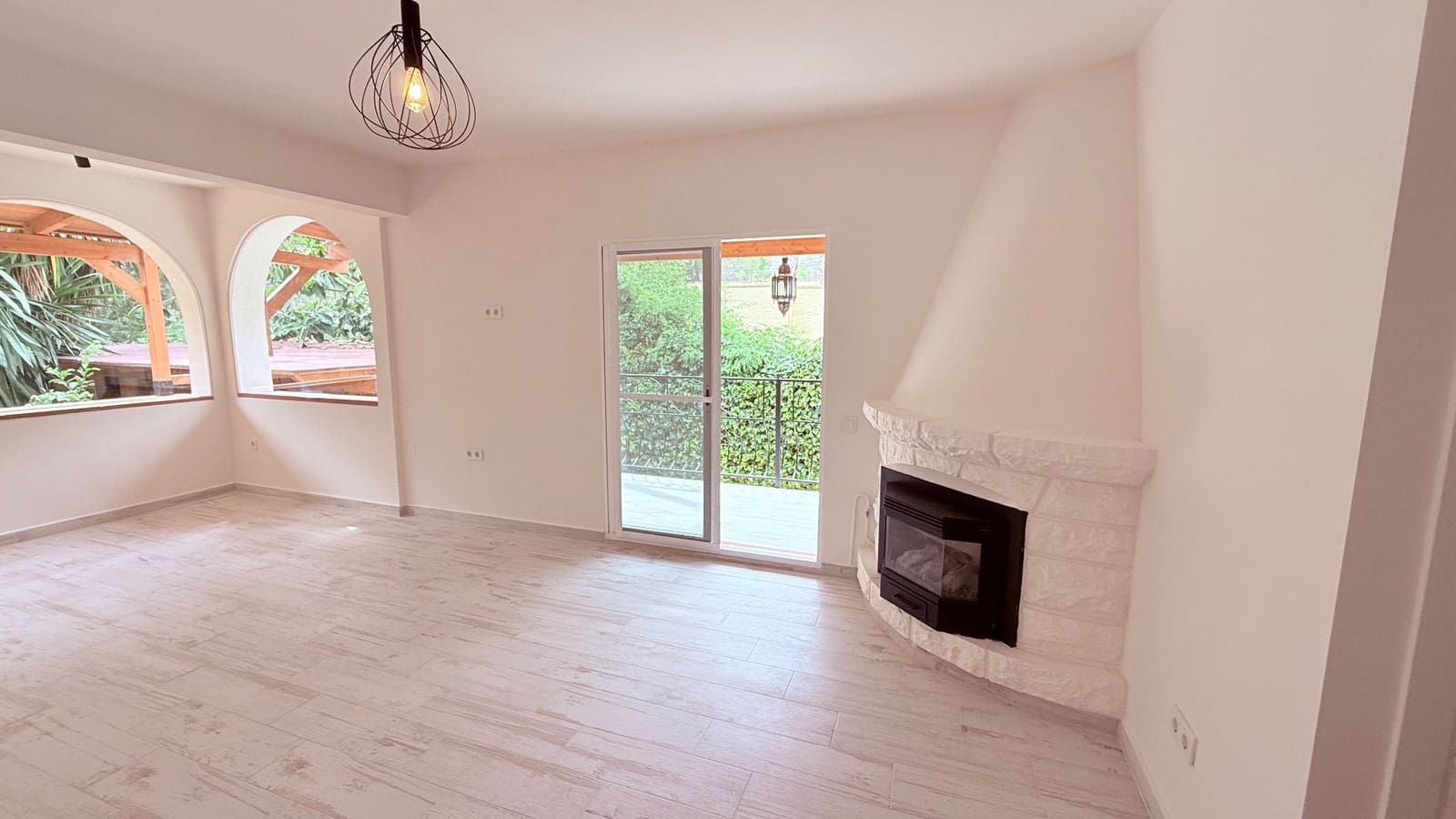 4 sypialnia Willa do wynajęcia w Alfaz del Pi / L'Alfas del Pi z basenem garażem - 3 500 € (Ref: 9922809)