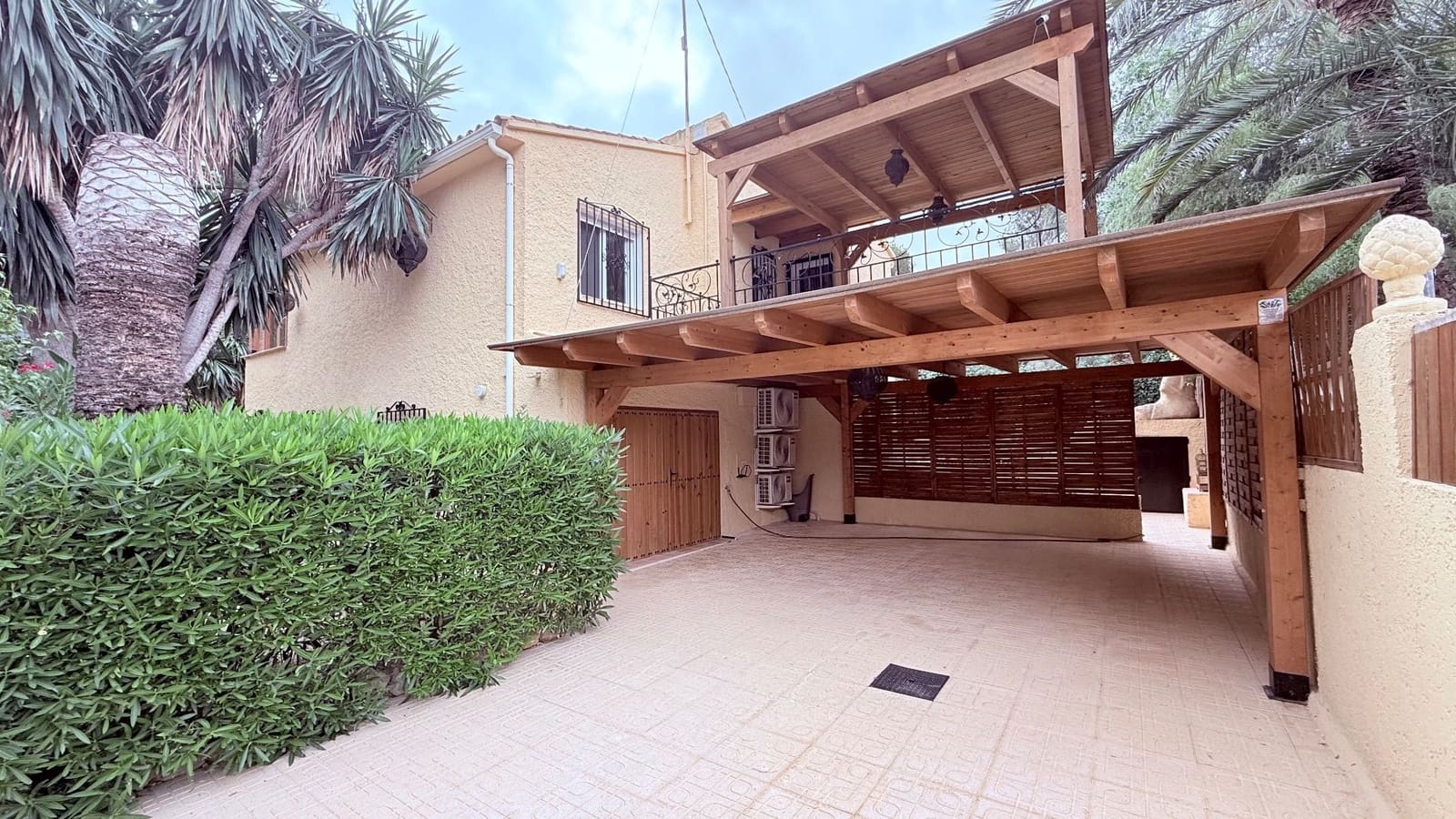 4 sypialnia Willa do wynajęcia w Alfaz del Pi / L'Alfas del Pi z basenem garażem - 3 500 € (Ref: 9922809)