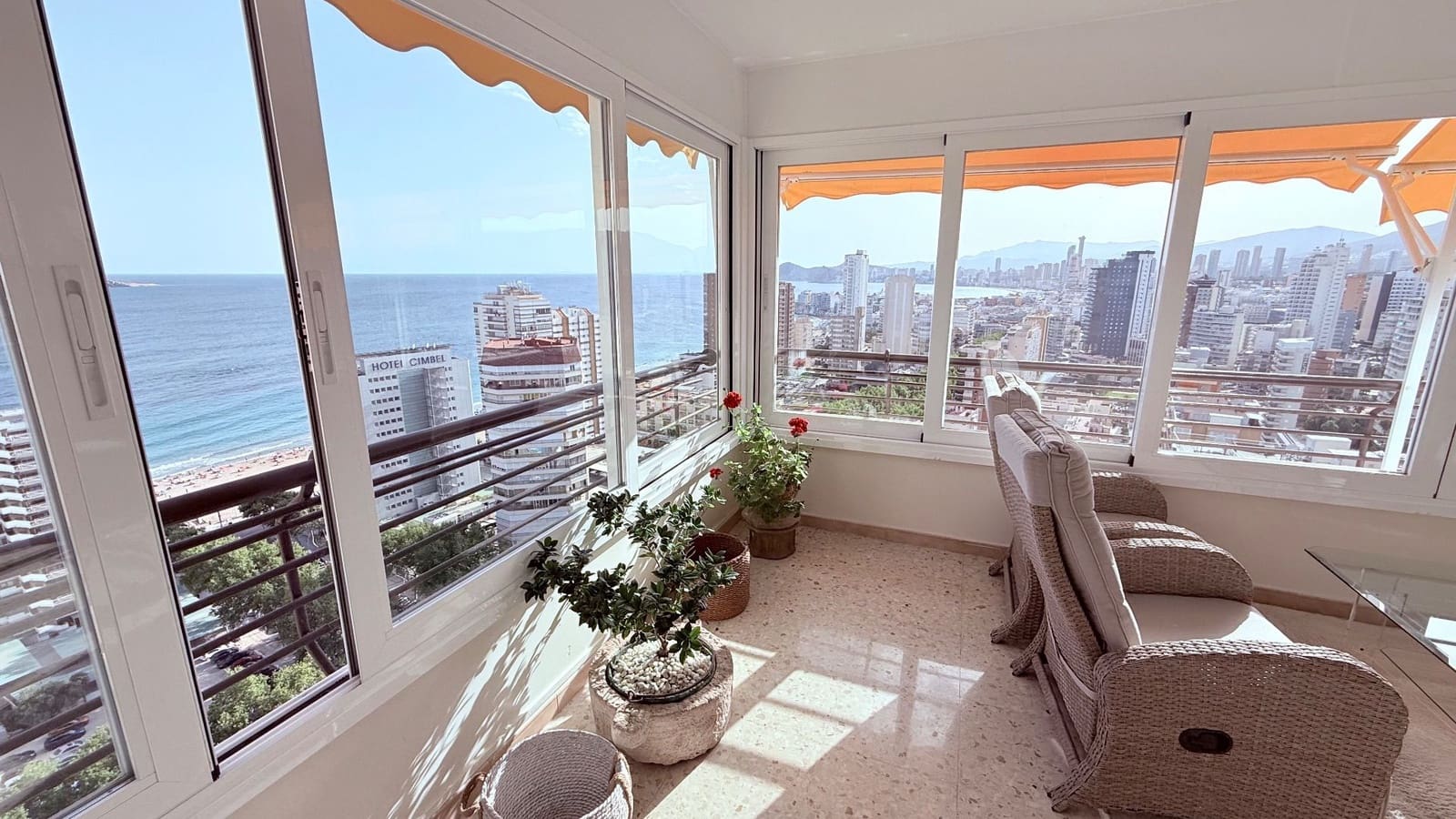 3 chambre Appartement à vendre à Benidorm avec garage - 1 250 000 € (Ref: 9937516)