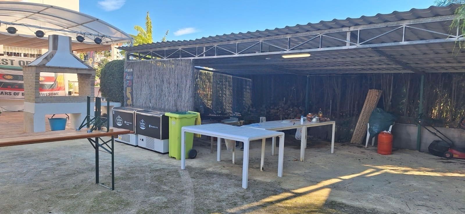 3 slaapkamer Villa te huur in Alfaz del Pi / L'Alfas del Pi met zwembad garage - € 2.850 (Ref: 9951061)