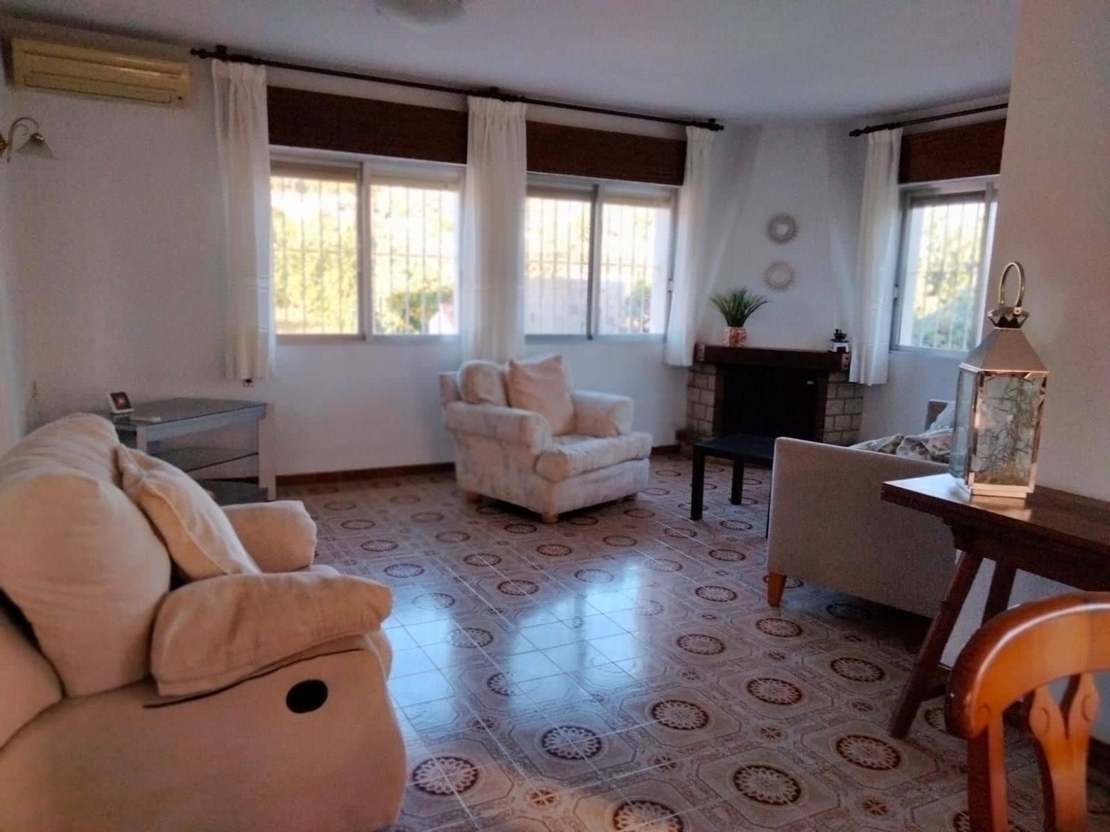 3 slaapkamer Villa te huur in Alfaz del Pi / L'Alfas del Pi met zwembad garage - € 2.850 (Ref: 9951061)