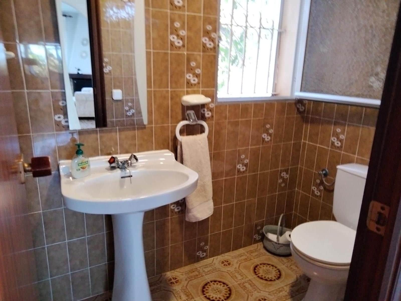 3 slaapkamer Villa te huur in Alfaz del Pi / L'Alfas del Pi met zwembad garage - € 2.850 (Ref: 9951061)