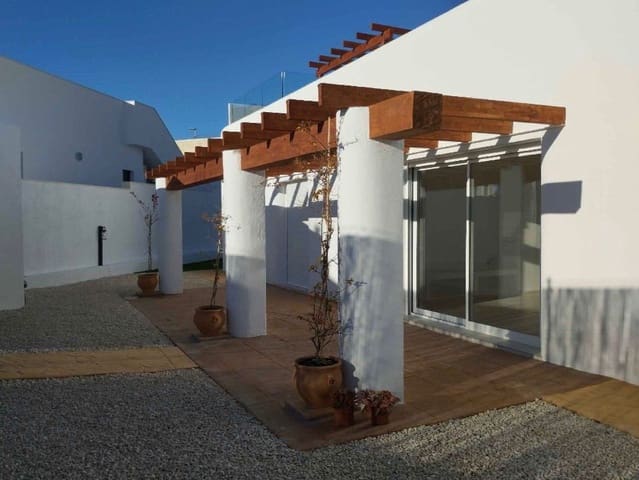 3 soveværelse Villa til salg i Polop med swimmingpool garage - € 575.000 (Ref: 9951062)