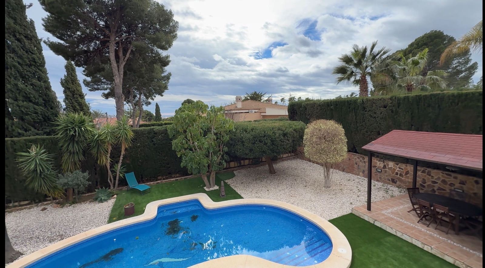 5 sypialnia Willa na sprzedaż w Benidorm z basenem garażem - 895 000 € (Ref: 9951063)