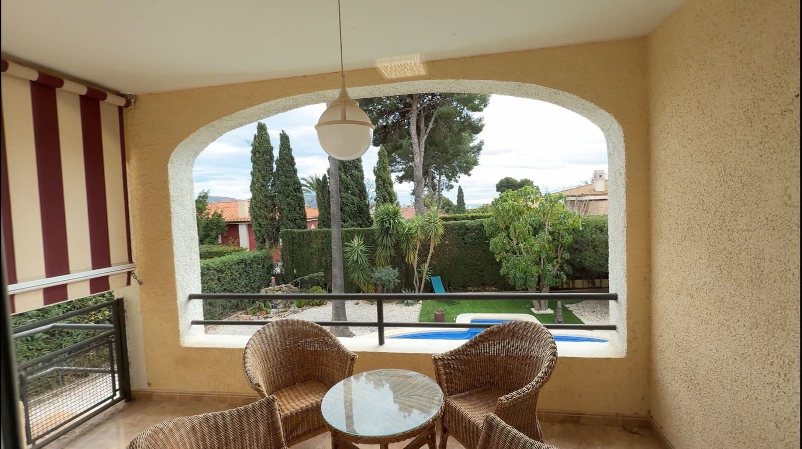 5 sypialnia Willa na sprzedaż w Benidorm z basenem garażem - 895 000 € (Ref: 9951063)