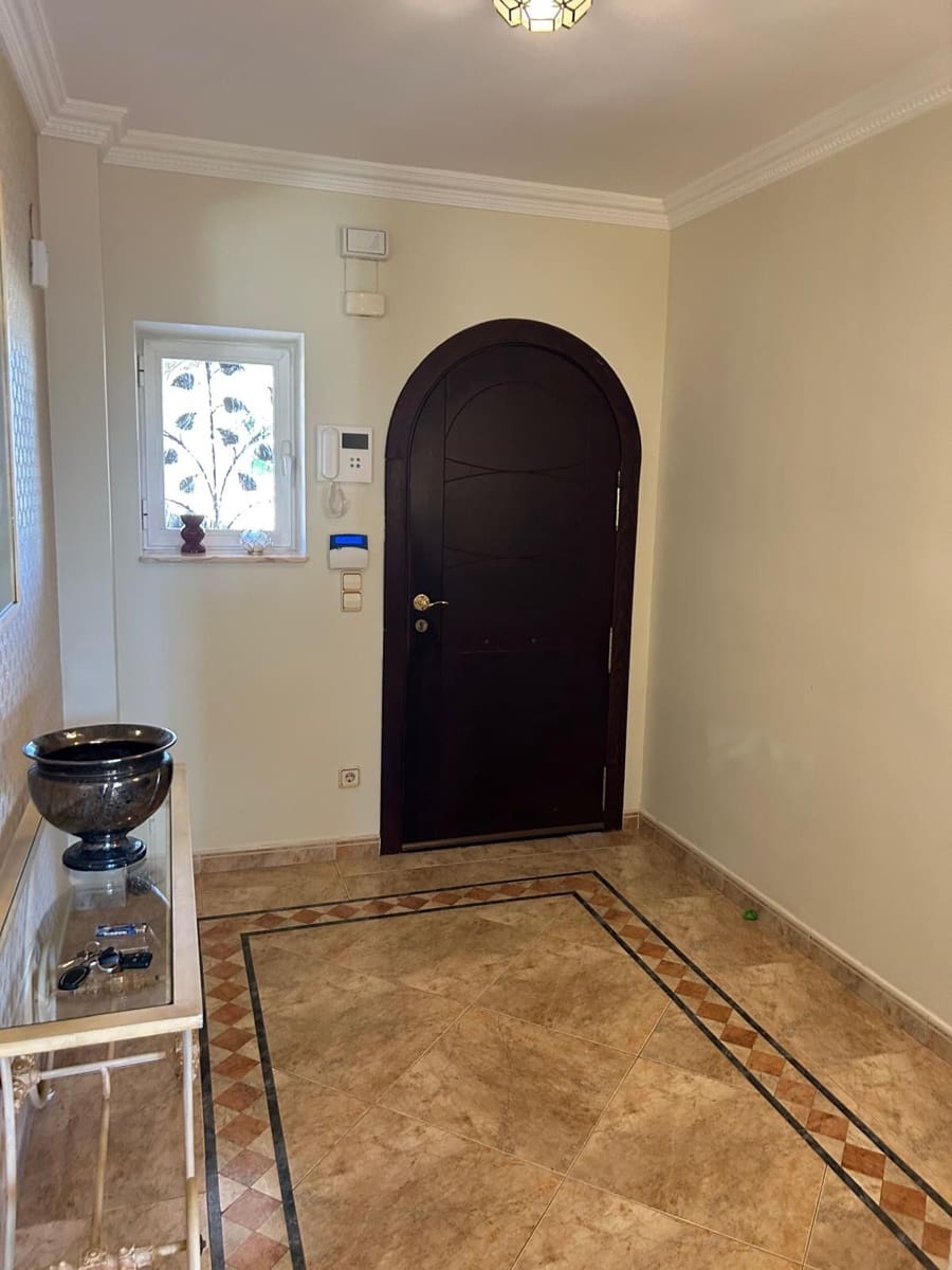 5 sypialnia Willa na sprzedaż w Benidorm z basenem garażem - 895 000 € (Ref: 9951063)