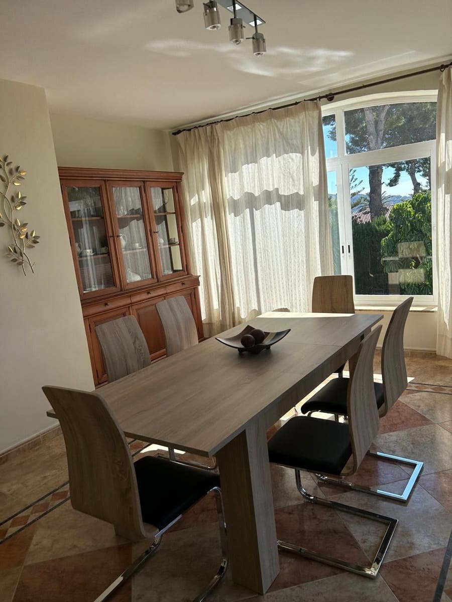 5 sypialnia Willa na sprzedaż w Benidorm z basenem garażem - 895 000 € (Ref: 9951063)