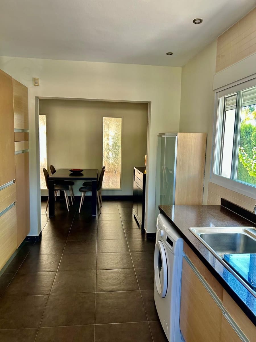 5 sypialnia Willa na sprzedaż w Benidorm z basenem garażem - 895 000 € (Ref: 9951063)