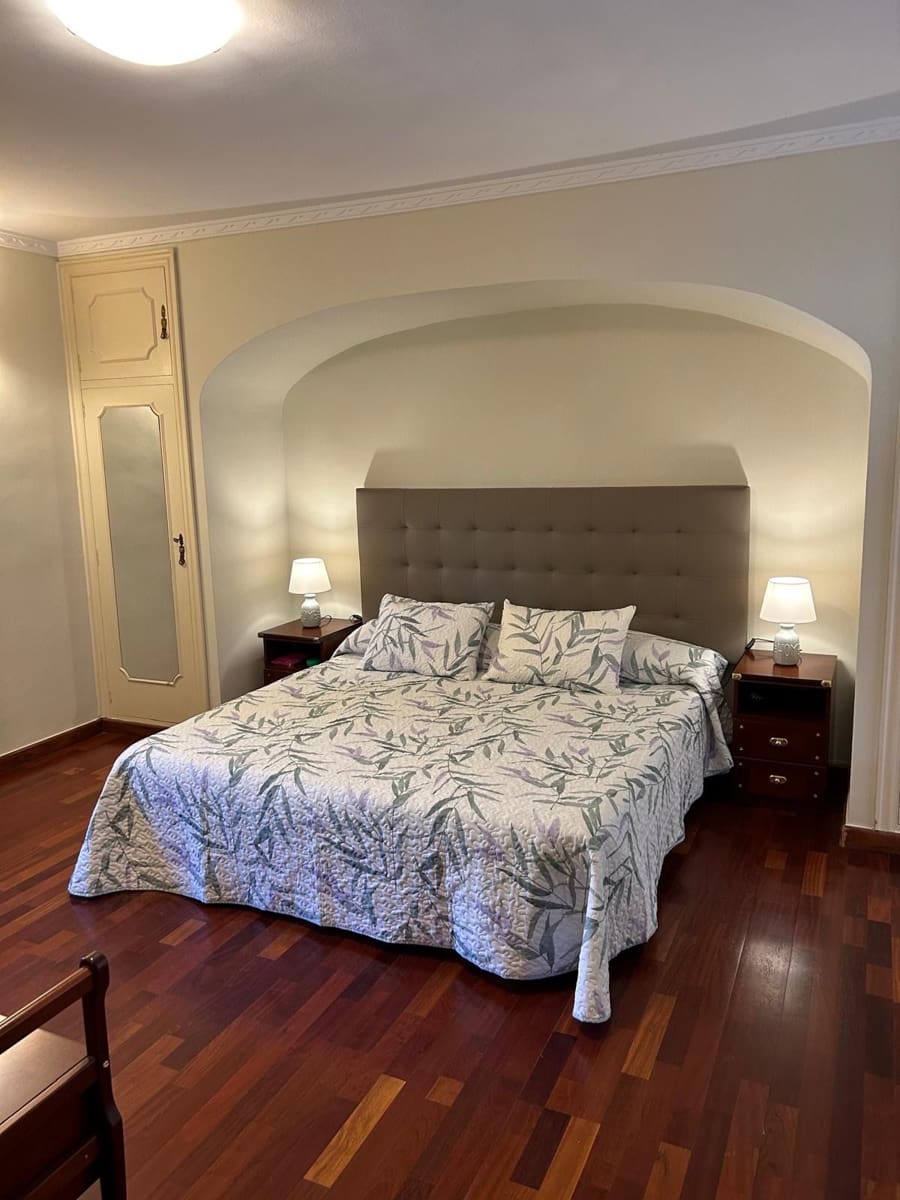 5 sypialnia Willa na sprzedaż w Benidorm z basenem garażem - 895 000 € (Ref: 9951063)