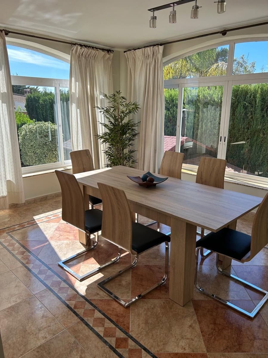5 sypialnia Willa na sprzedaż w Benidorm z basenem garażem - 895 000 € (Ref: 9951063)