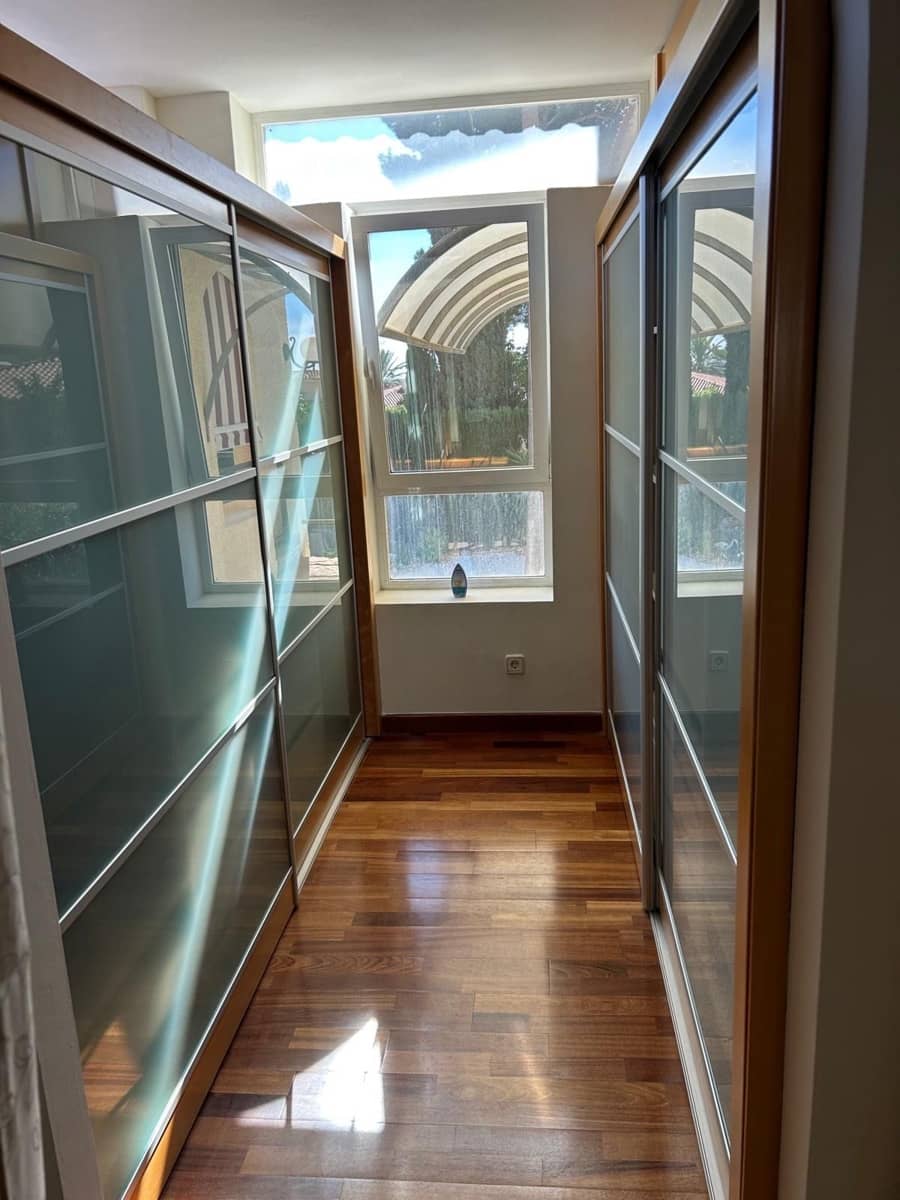 5 sypialnia Willa na sprzedaż w Benidorm z basenem garażem - 895 000 € (Ref: 9951063)